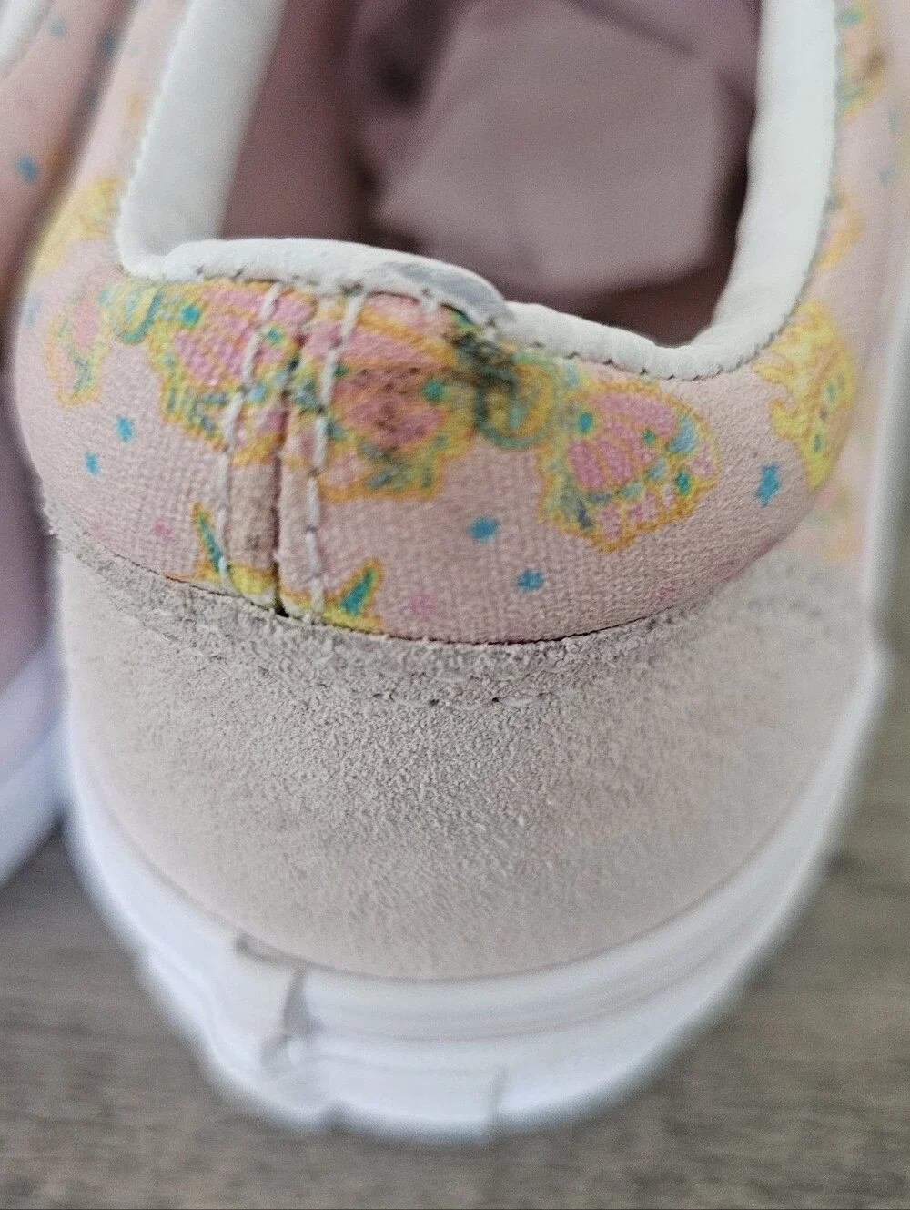 Vans Kids Pale Pink Velcro Sneakers with Pastel Print Girl Size 2